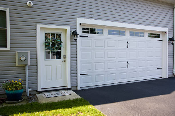 24/7 Emergency Garage Door Panel Replacement experts in Bishopville, SC